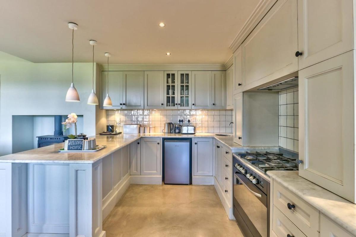 קייפטאון Lush Family Home In Prestigious Area מראה חיצוני תמונה